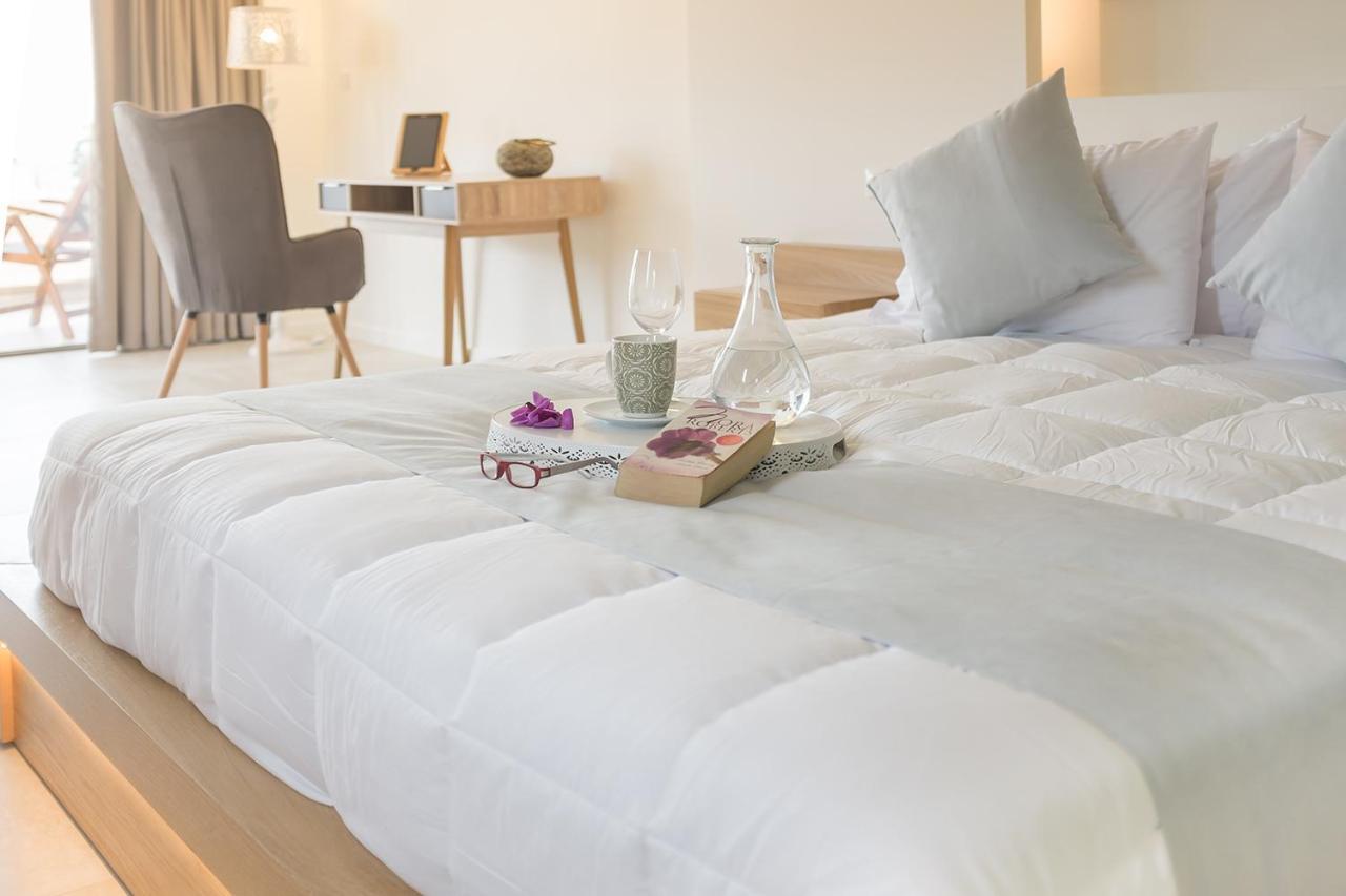 Lilium Luxury Suites Agia Marina  Exterior photo
